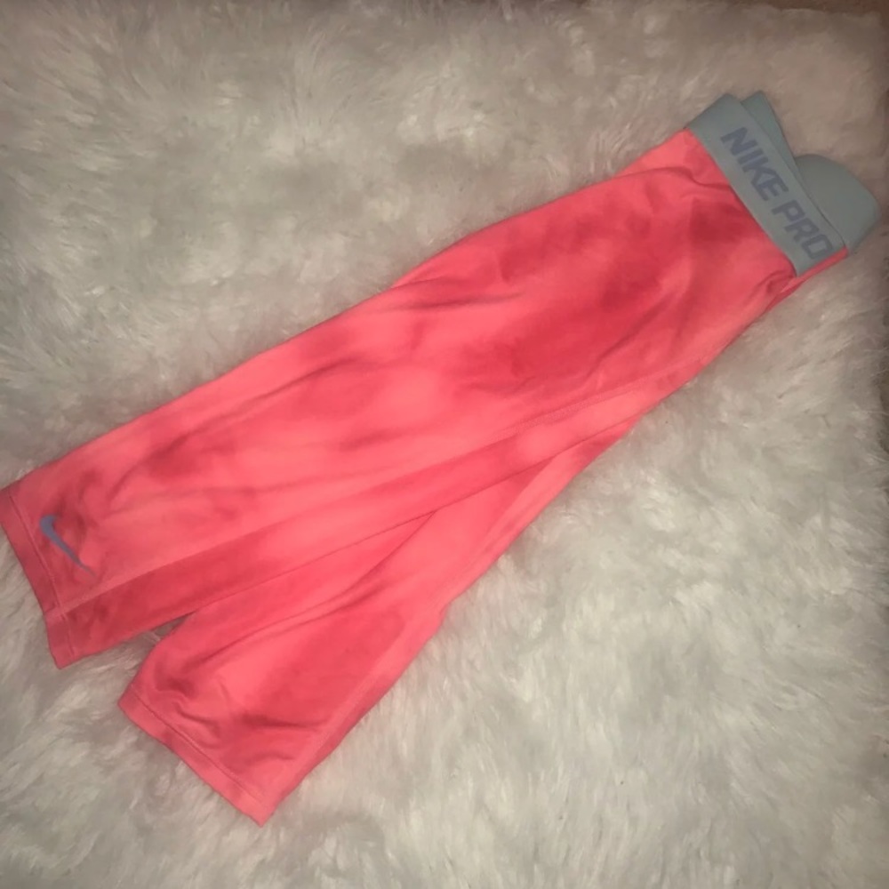 Nike pros 3/4 pants size xs